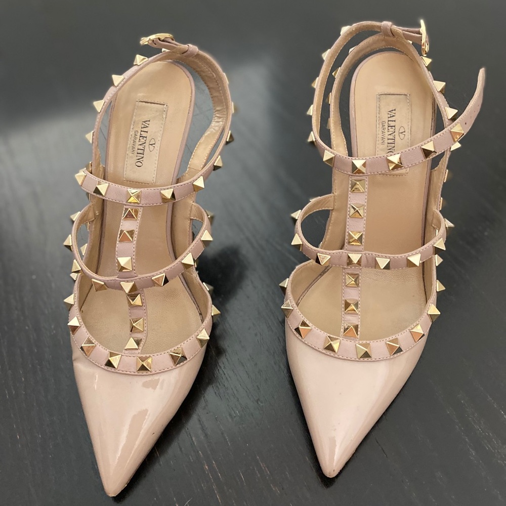 Valentino Rockstud Nude Patent leather heels